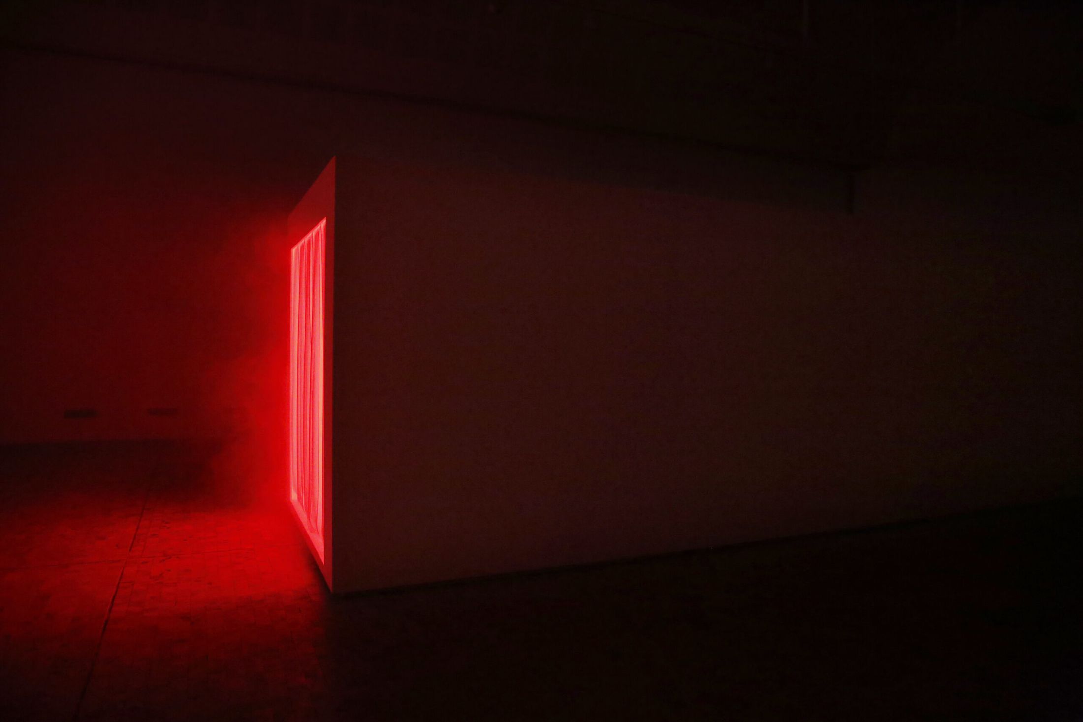 MELT, the red-lit doorway into the white chamber