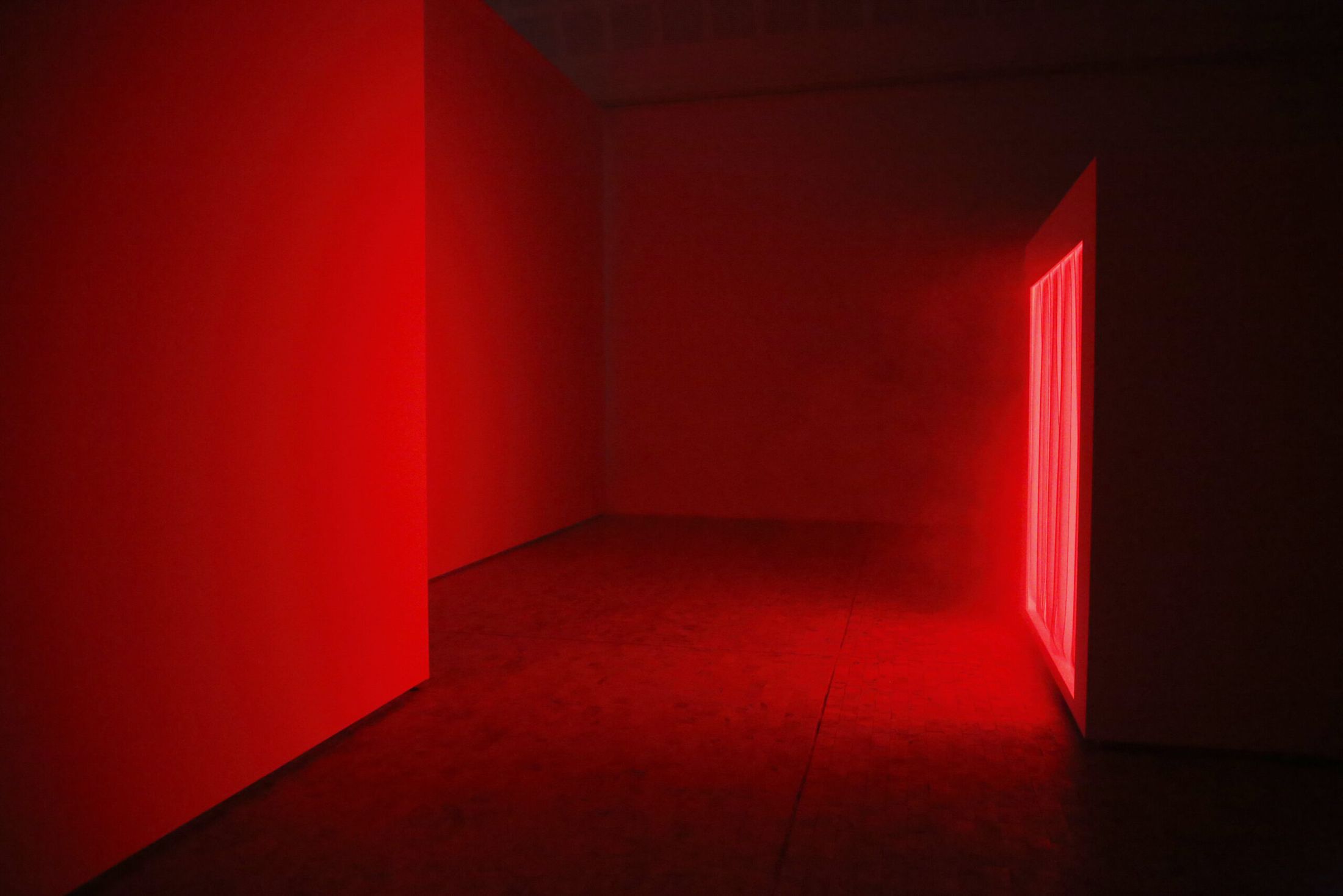 MELT, the red corridor between the double walls