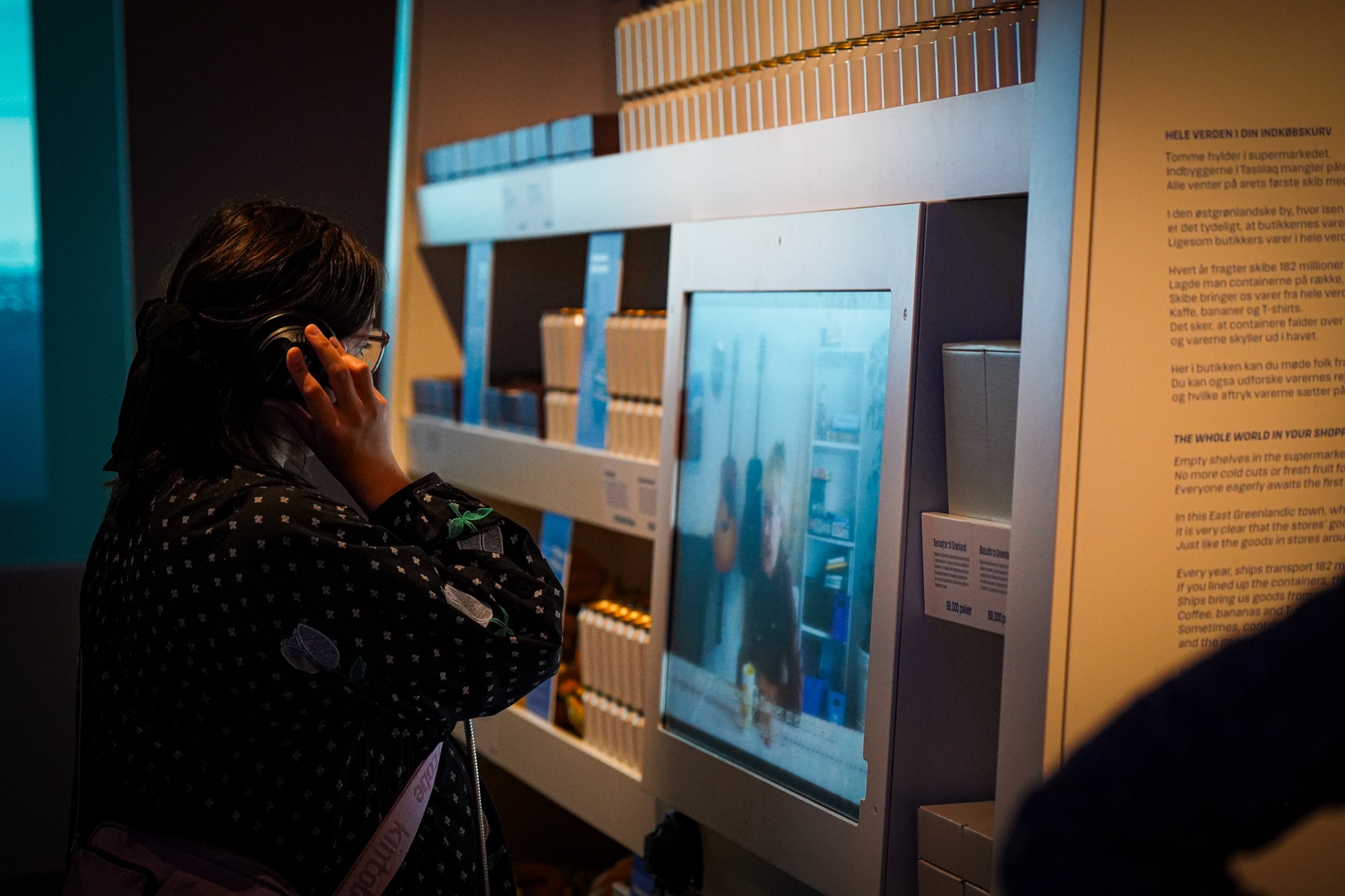 Søfarer, Greenlandic shop installation with video screen